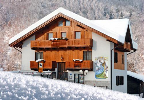 Jolly B&B - Affittacamere Dimaro Exterior foto